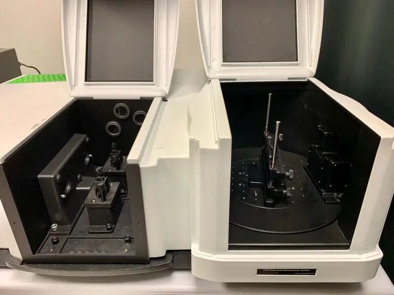 Dual-channel microplate spectrophotometer system.